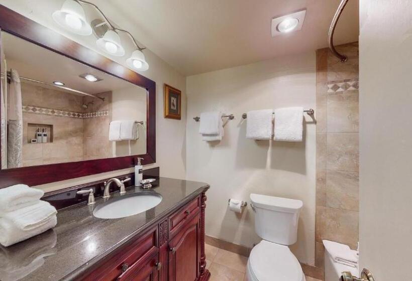 Апартаменты 3 Спальни, Top Of The Village   Coraltree Residence Collection