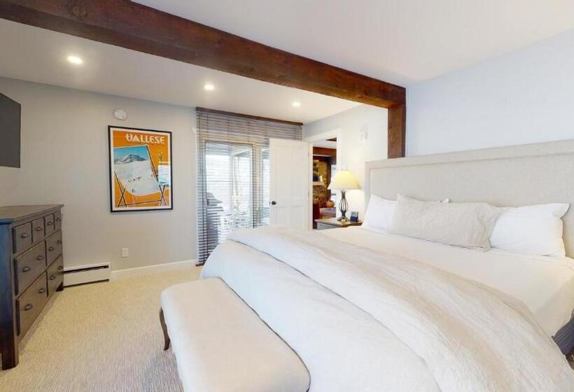 带3个卧室的优质公寓, Top Of The Village Coraltree Residence Collection