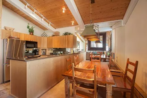 5 Bedroom Apartment, Top Of The Village   Coraltree Residence Collection