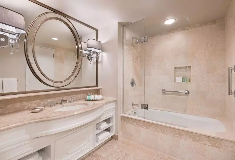 سوئیت پریمیوم, The Windsor Court