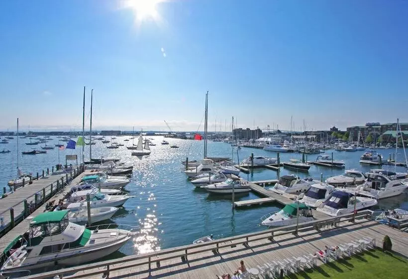 景色の見えるダブルベッドスタンダードルーム, The Newport Harbor Hotel & Marina