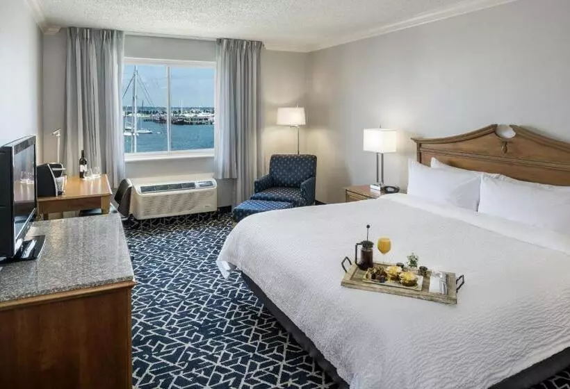 景色の見えるダブルベッドスタンダードルーム, The Newport Harbor Hotel & Marina