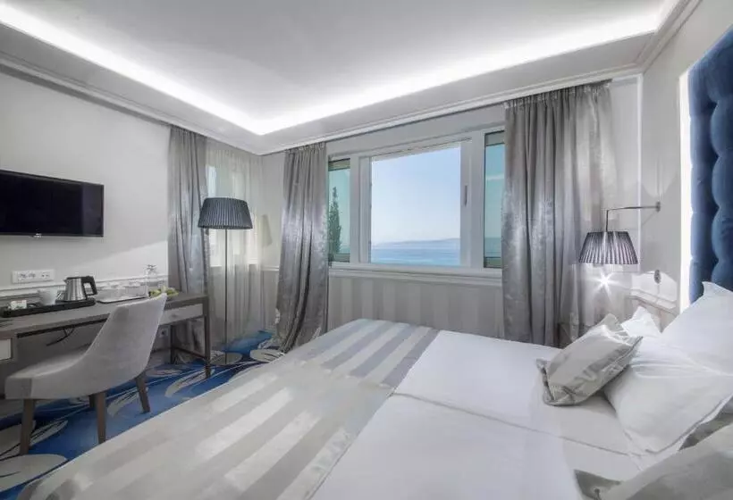 オーシャンビューのプレミアムルーム。, Grand Hotel Slavia