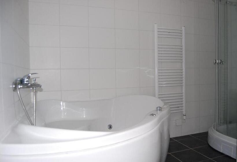 Suite, Bristol