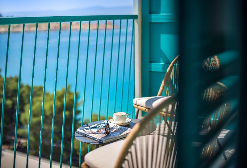 带阳台及侧面海景的标准房间, Places Dalmacija By Valamar