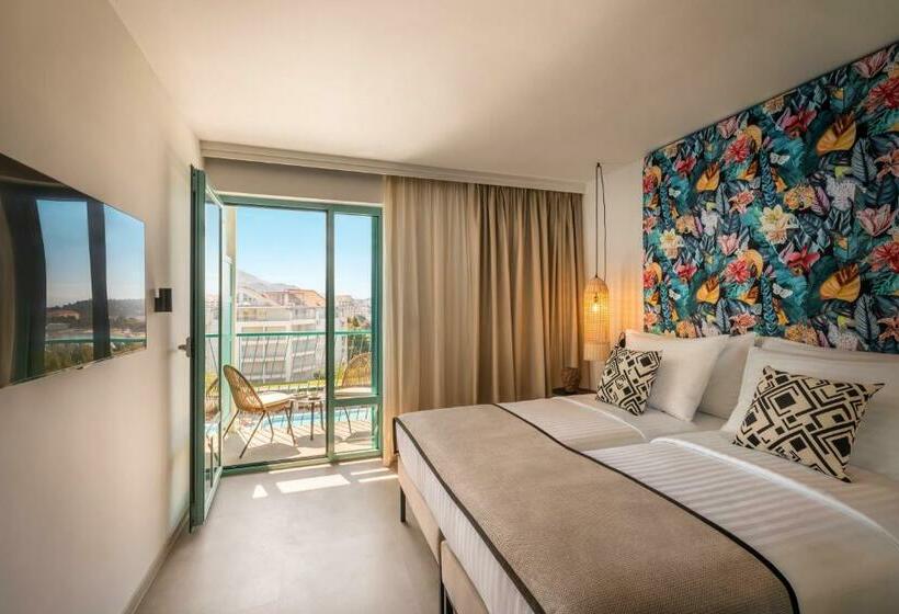 带阳台及侧面海景的标准房间, Places Dalmacija By Valamar