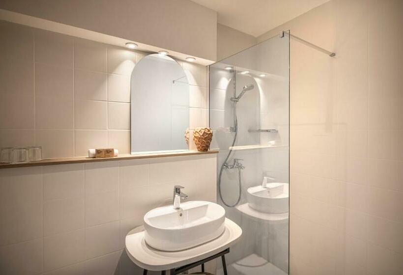 带阳台及侧面海景的标准房间, Places Dalmacija By Valamar