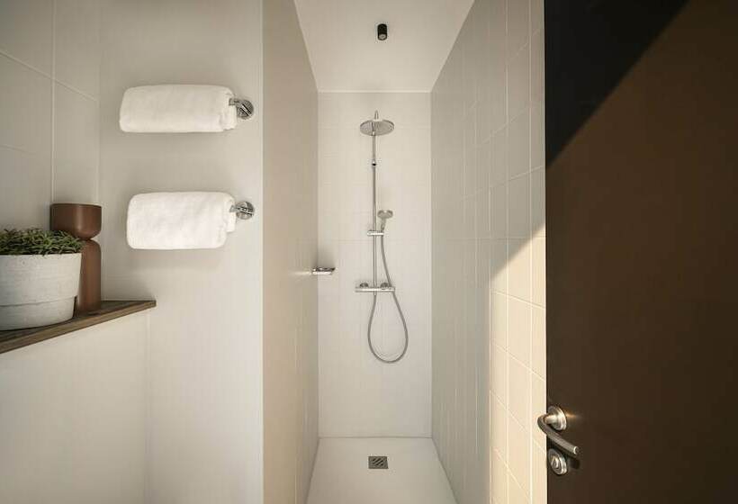 带阳台及侧面海景的标准房间, Places Dalmacija By Valamar