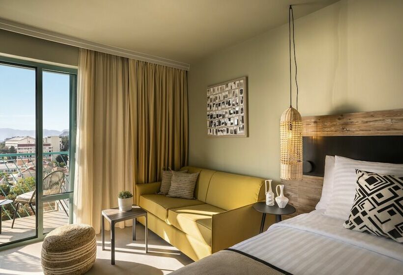 带阳台及侧面海景的标准房间, Places Dalmacija By Valamar