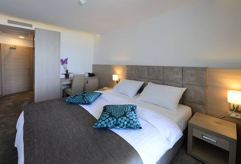 Номер Стандарт Вид на Море, Grand Hotel Adriatic Ii