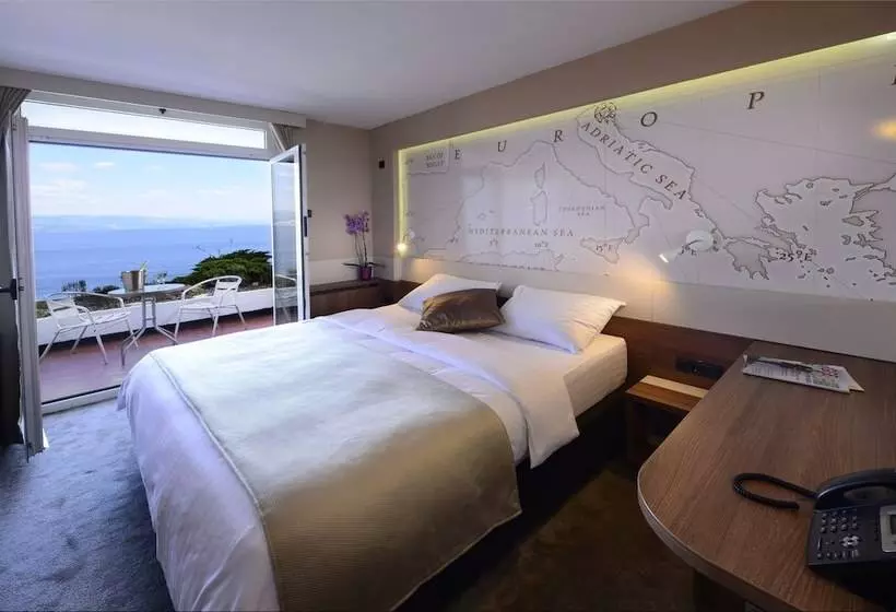 オーシャンビュースタンダードルームバルコニー付き, Grand Hotel Adriatic Ii