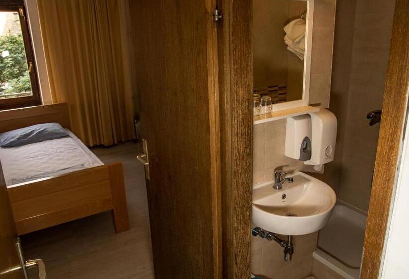 اتاق استاندارد یک نفره, Hi Hostel Zagreb