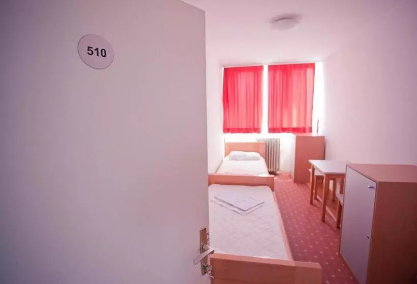 バス共有のスタンダードルーム, Hi Hostel Zagreb