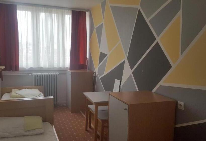 اتاق استاندارد با سرویس بهداشتی مشترک, Hi Hostel Zagreb