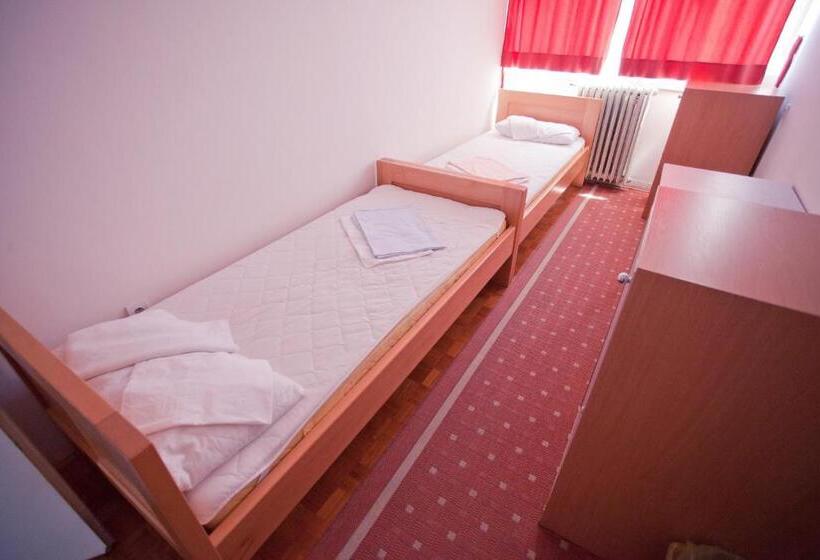 اتاق استاندارد یک تخته با سرویس بهداشتی مشترک, Hi Hostel Zagreb