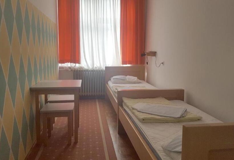 חדר סטנדרד יחיד חדר אמבטיה משותף, Hi Hostel Zagreb