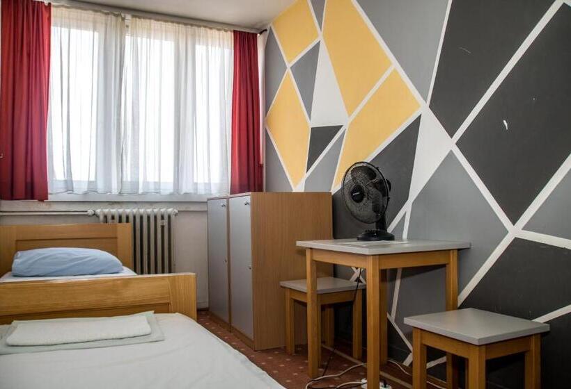 חדר סטנדרד יחיד חדר אמבטיה משותף, Hi Hostel Zagreb