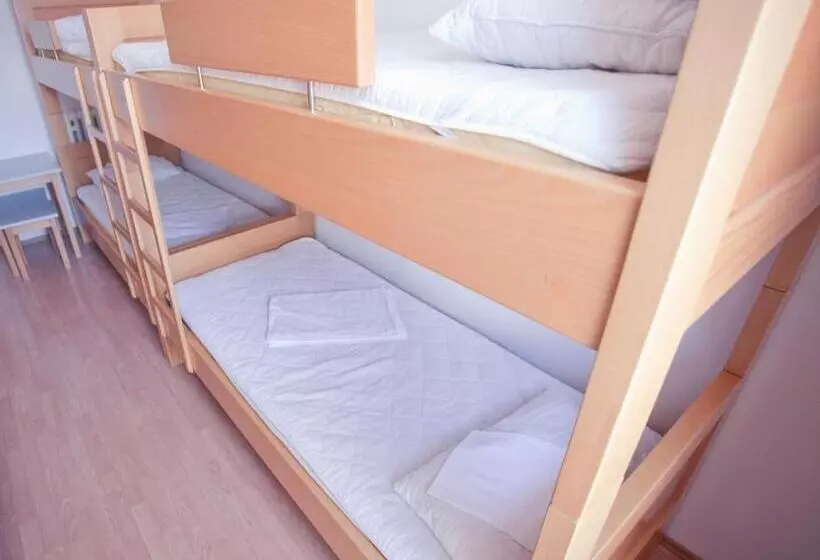 浴室共有スタンダード４人用ルーム, Hi Hostel Zagreb