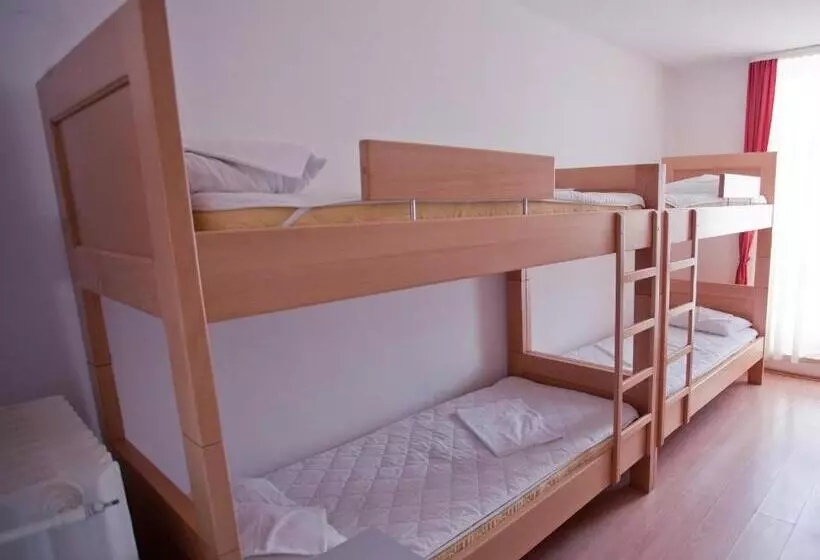 浴室共有スタンダード４人用ルーム, Hi Hostel Zagreb