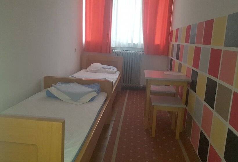 חדר סטנדרט חדר אמבטיה משותף, Hi Hostel Zagreb