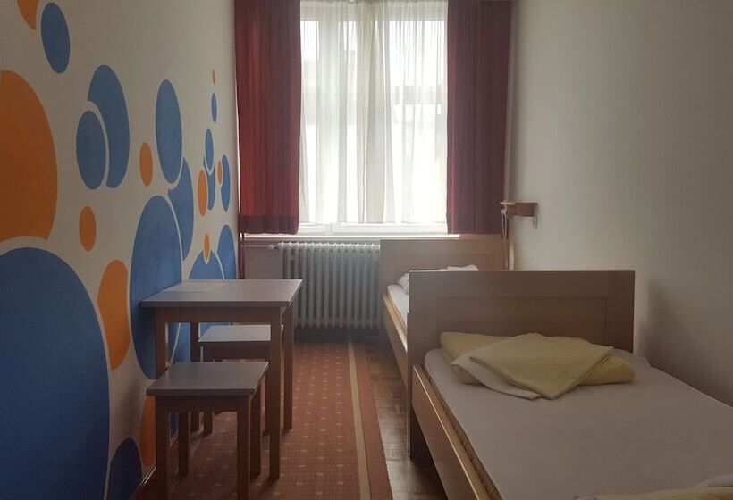 חדר סטנדרד יחיד חדר אמבטיה משותף, Hi Hostel Zagreb