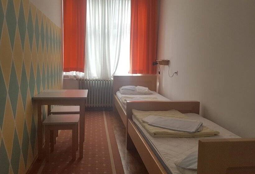 חדר סטנדרד יחיד חדר אמבטיה משותף, Hi Hostel Zagreb