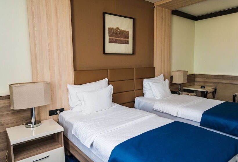 חדר סופריור, Holiday