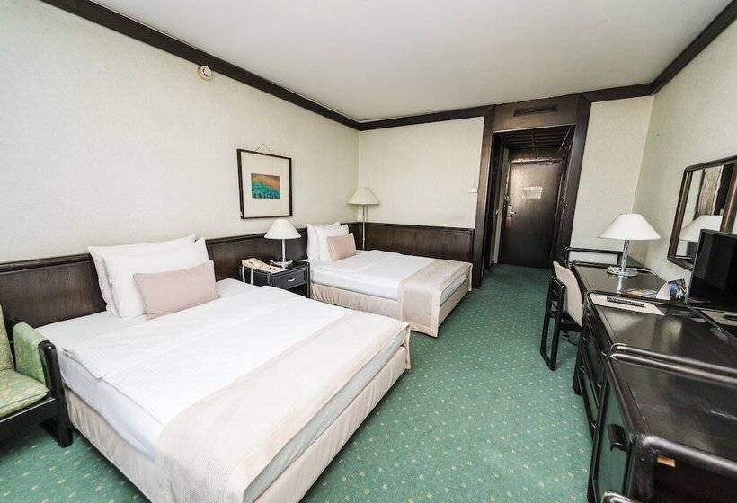 חדר סטנדרט, Holiday