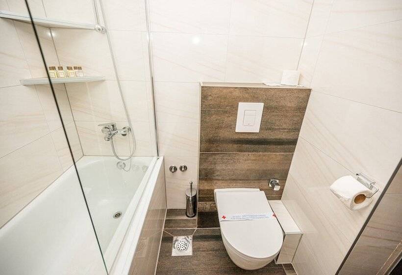 חדר סופריור יחיד, Holiday