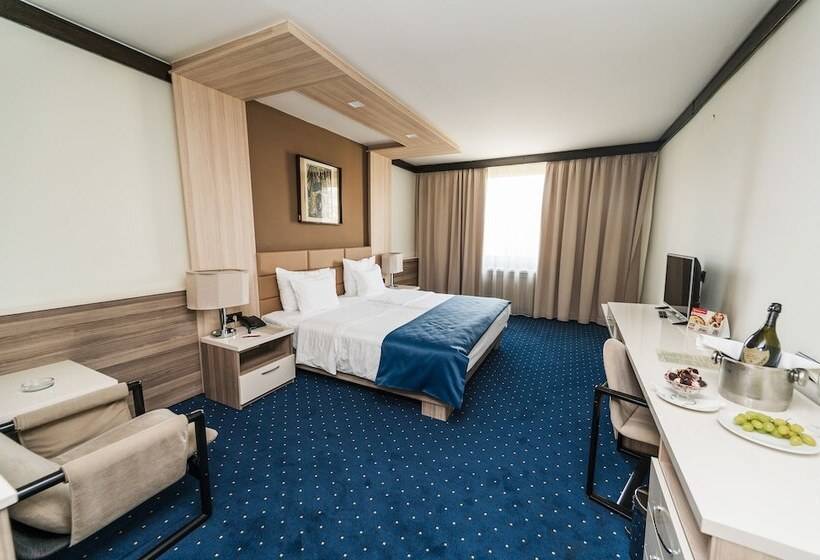 חדר סופריור יחיד, Holiday