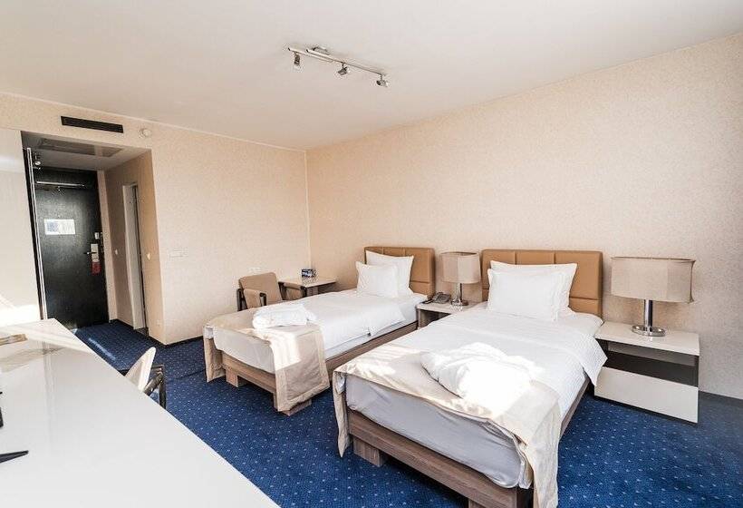 סוויטת 3 חדרי שינה, Holiday