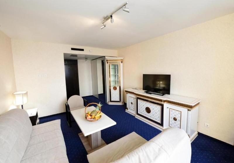 סוויטת 3 חדרי שינה, Holiday