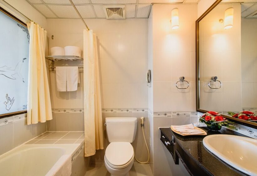 سوییت جونیور, Huong Giang Hotel Resort & Spa