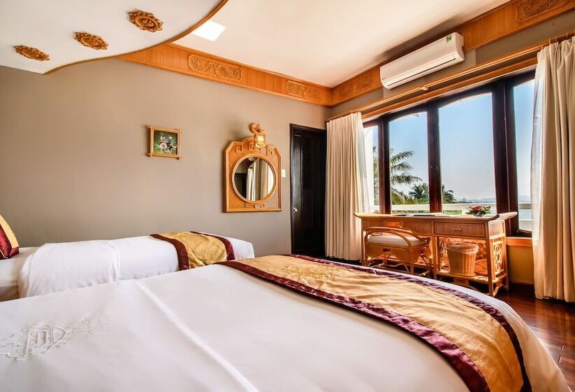 سوییت جونیور, Huong Giang Hotel Resort & Spa