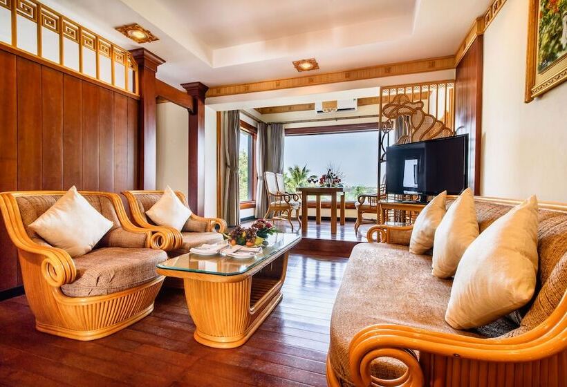 سوییت اجرایی, Huong Giang Hotel Resort & Spa