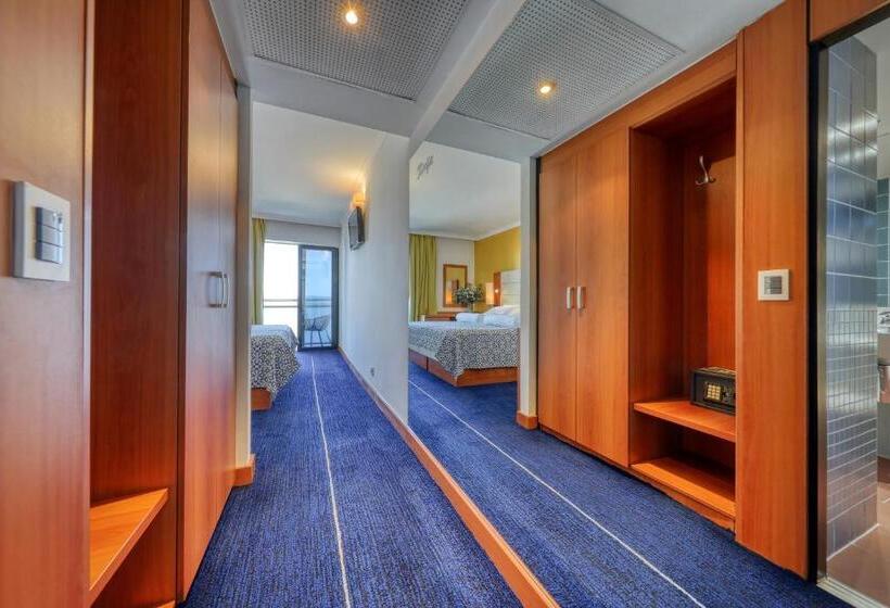 غرفة سوبيريور مطلّة علي البحر, Ilirija