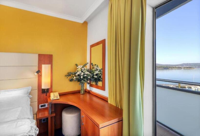 غرفة سوبيريور مطلّة علي البحر, Ilirija