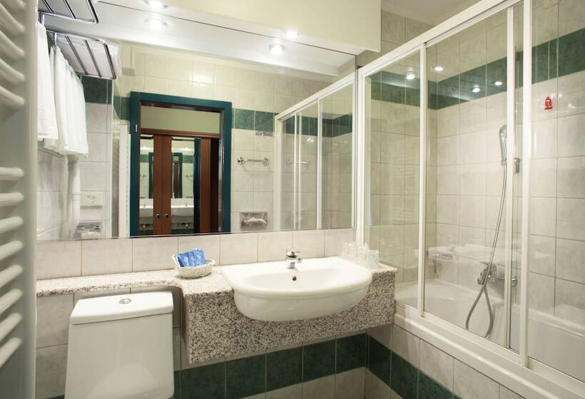 اتاق خانوادگی, Maestoso   Lipica