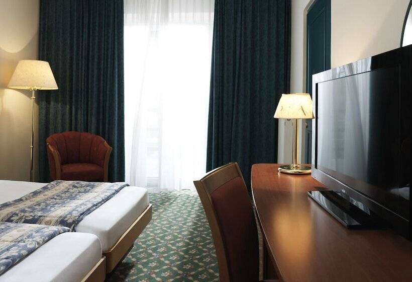 اتاق خانوادگی, Maestoso   Lipica