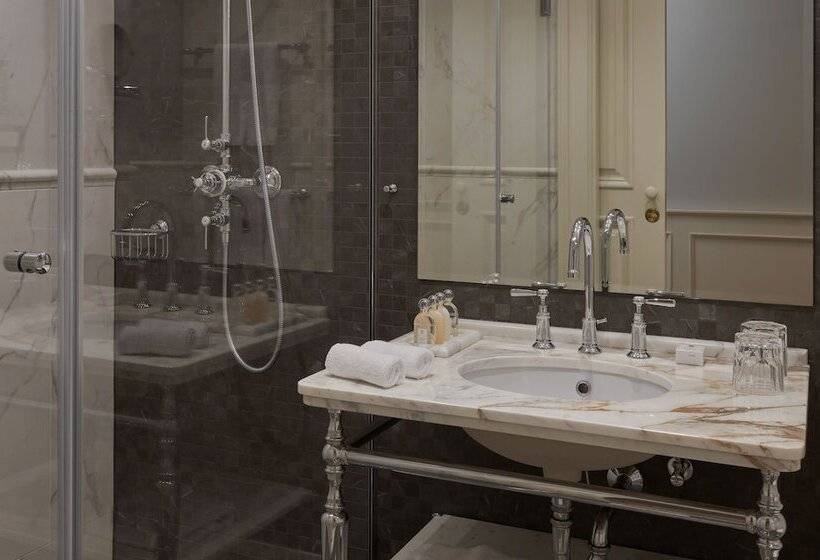 اتاق پرمیوم با چشم‌انداز دریا, Palace Elisabeth, Hvar Heritage Hotel   The Leading Hotels Of The World