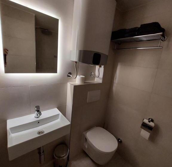 Standard-huone, Piran