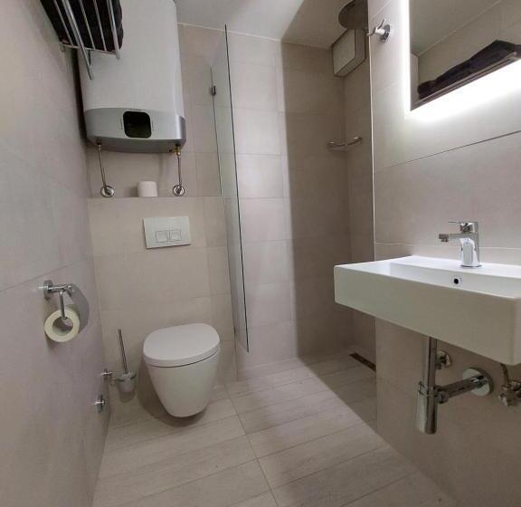 Standard-huone, Piran