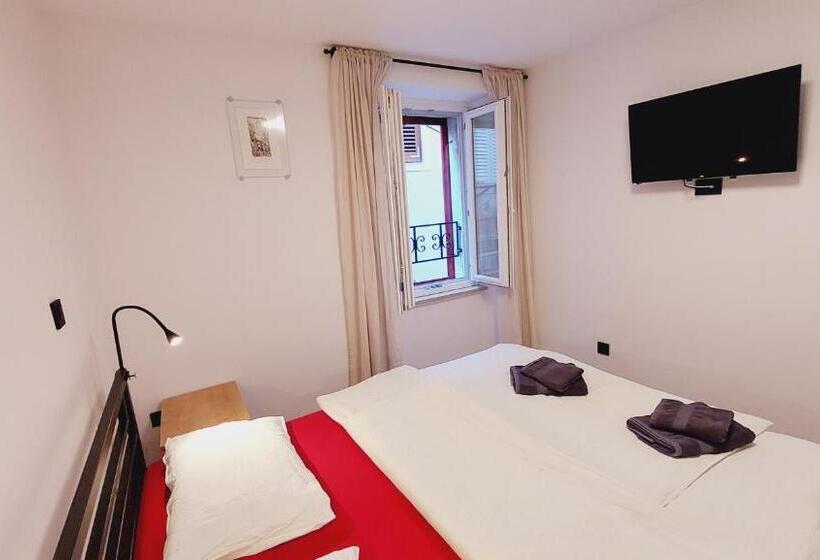 Standard-huone, Piran