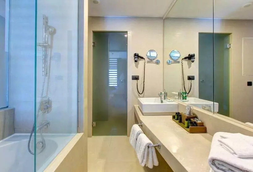 اتاق سوپریور با چشم‌انداز دریا, Rixos Premium Dubrovnik