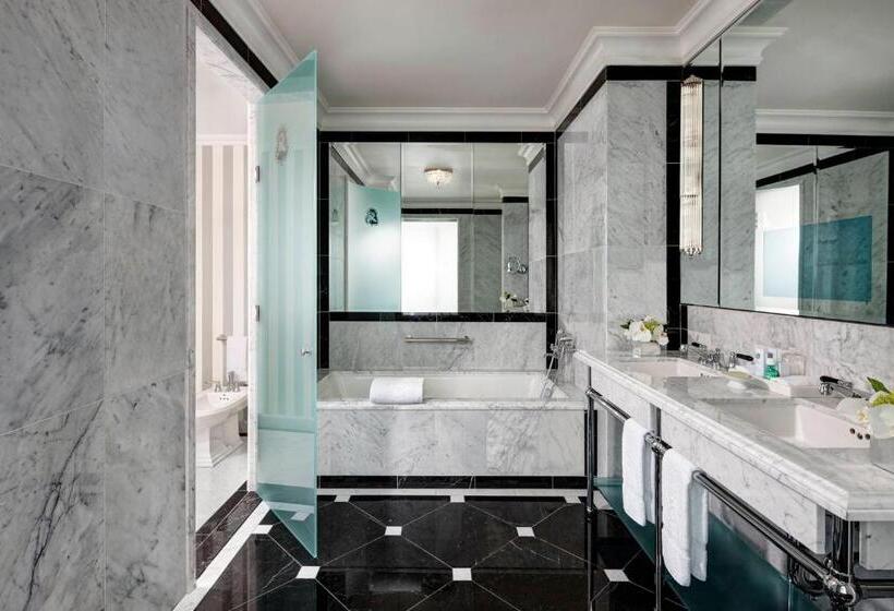 جناح سرير كينج, The St. Regis New York