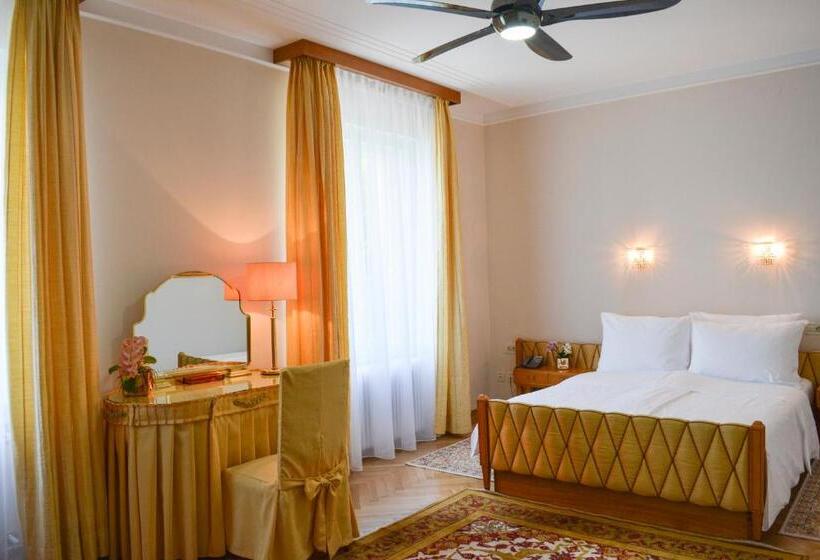 Suite with lake view, Vila Bled