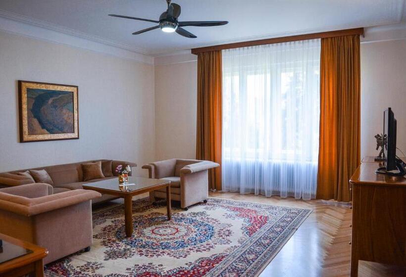 Suite with lake view, Vila Bled