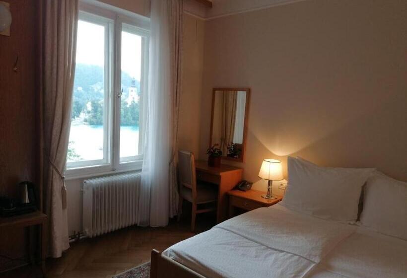 اتاق اکونومی, Vila Bled