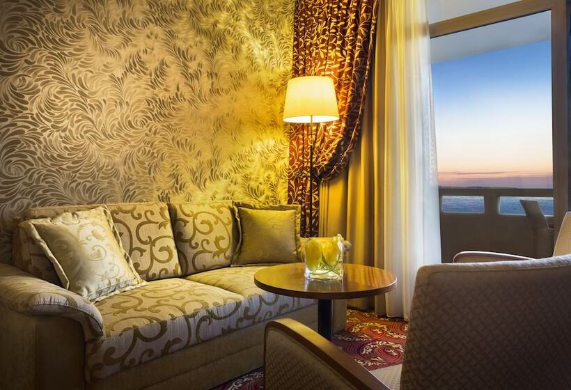اتاق راحتی با چشم‌انداز دریا, Remisens Hotel Metropol