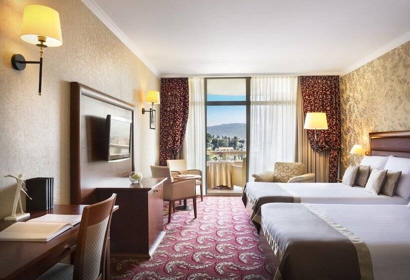 اتاق استاندارد با چشم‌انداز پارک, Remisens Hotel Metropol